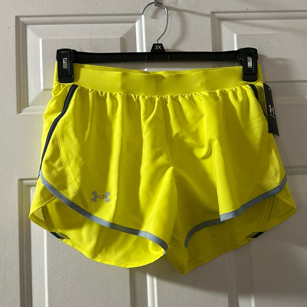 UNDER ARMOUR FLY BY 2.0 RUNNING SHORTS: YELLOW: NEW WITH TAGS: SIZE SMALL